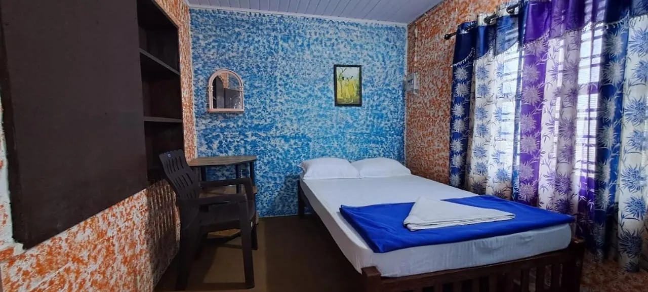 9 Acre Woods - Farm House, Tent & Huts Hotel Munnar