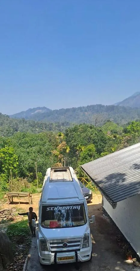 9 Acre Woods - Farm House, Tent & Huts Hotel Munnar